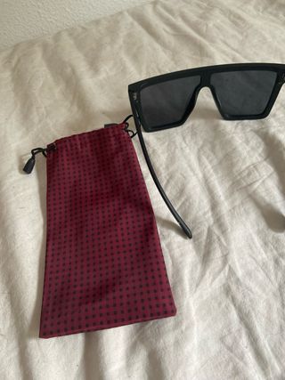 Gafas sol cuadradas negras