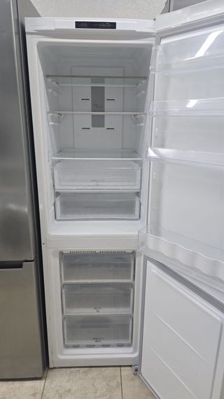 Nevera Hotpoint No Frost A+ 185x59 cm