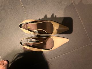 Tacones beige Zara - Elegantes