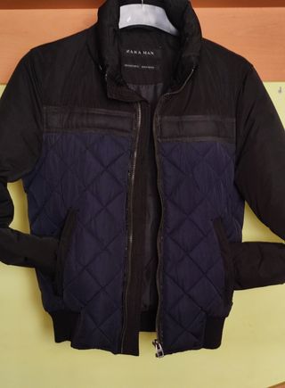 Cazadora Zara Man acolchada azul marino y negro TS