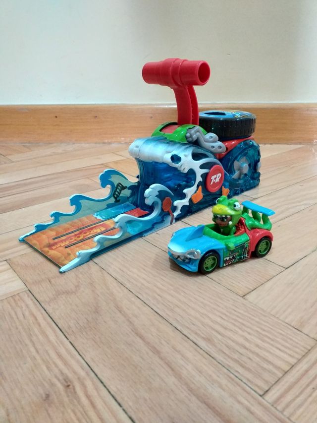 Coches T-Racer 2 tipos de lanzadera y pista salto