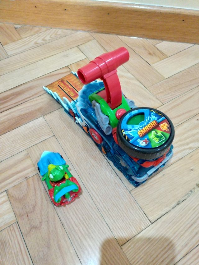 Coches T-Racer 2 tipos de lanzadera y pista salto