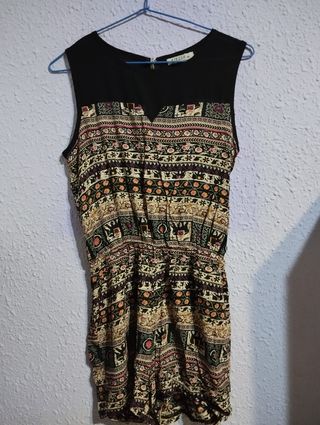 Mono corto étnico.