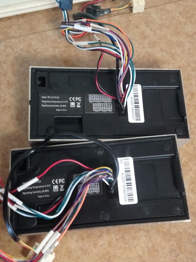 2 Lectores biométricos ZKTeco