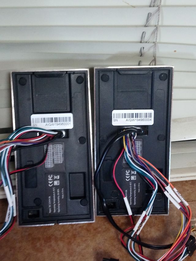 2 Lectores biométricos ZKTeco