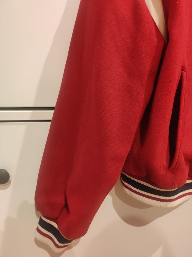 Cazadora beisbolera Zara niña roja