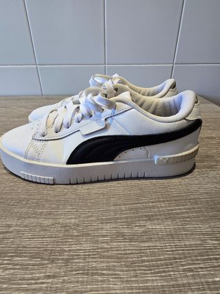 Zapatillas Puma blancas y negras
