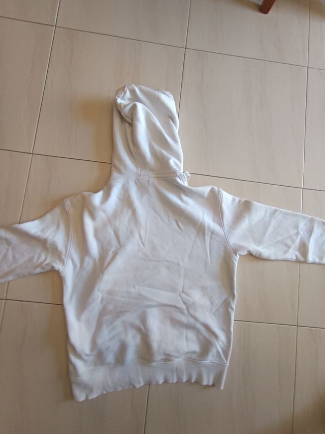 Sudadera blanca Bershka