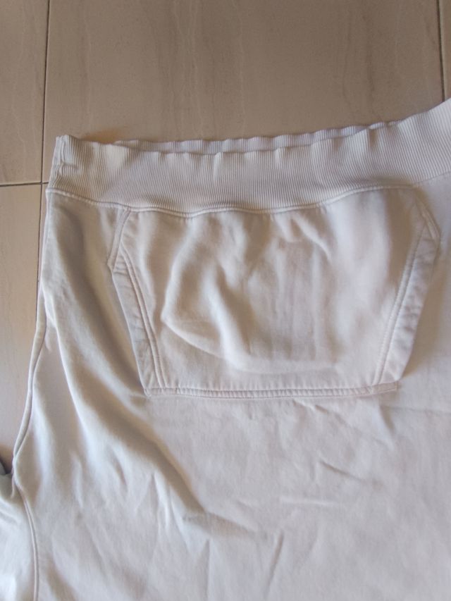 Sudadera blanca Bershka