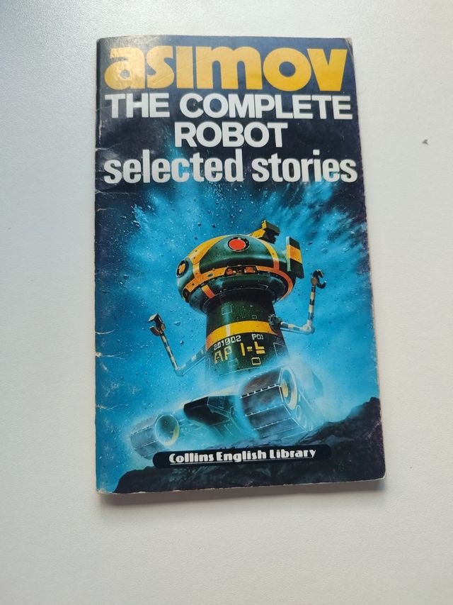 dos libros en inglés,shorter stories y asimov