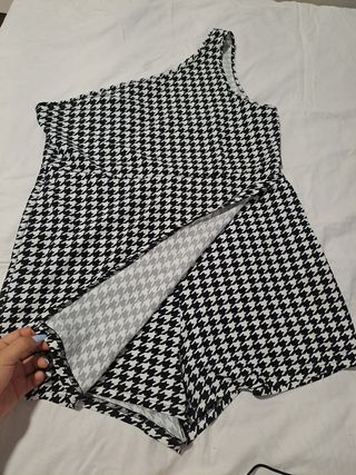 Vestido blanco y negro