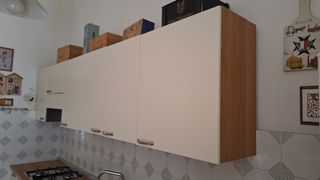 Cucina completa bianca e legno