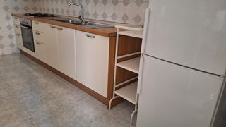 Cucina completa bianca e legno