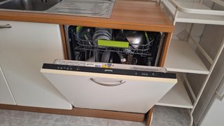 Cucina completa bianca e legno