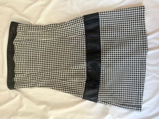 Vestido blanco y negro