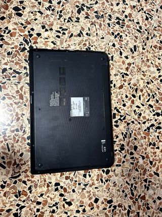 Portátil Toshiba L50-B-15F Gris procesador. i3