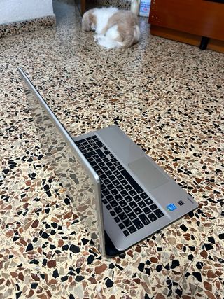 Portátil Toshiba L50-B-15F Gris procesador. i3