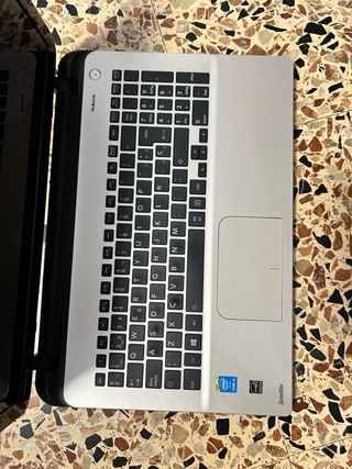Portátil Toshiba L50-B-15F Gris procesador. i3