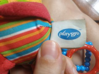 Peluche Sonajero Sensorial León Playgro edad 0+