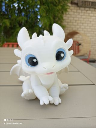 Figura Bebé Dragón Furia Nocturna