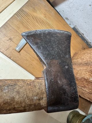 Hacha antigua