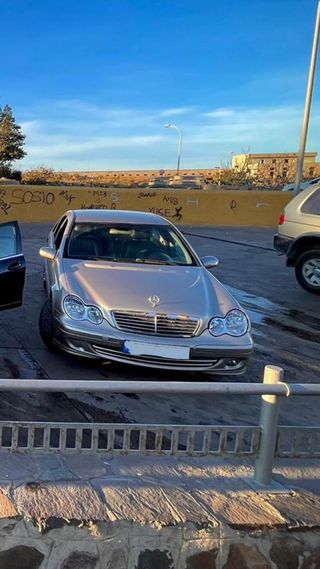 Mercedes-Benz Clase C 2005