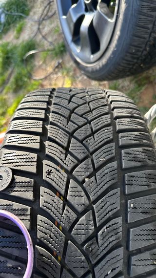 Gomme Goodyear ultra grip performance 225/45-17