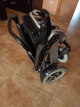 Silla ruedas eléctrica plegable