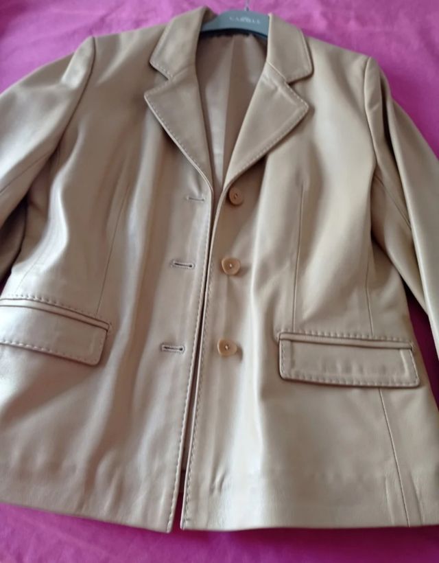 Chaqueta piel beige mujer