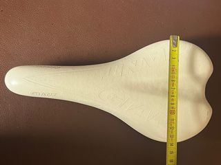 Sillín GIANT Velo blanco