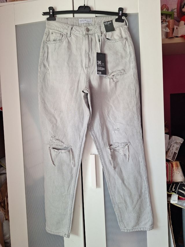 Jeans Mom grises rotos - 36