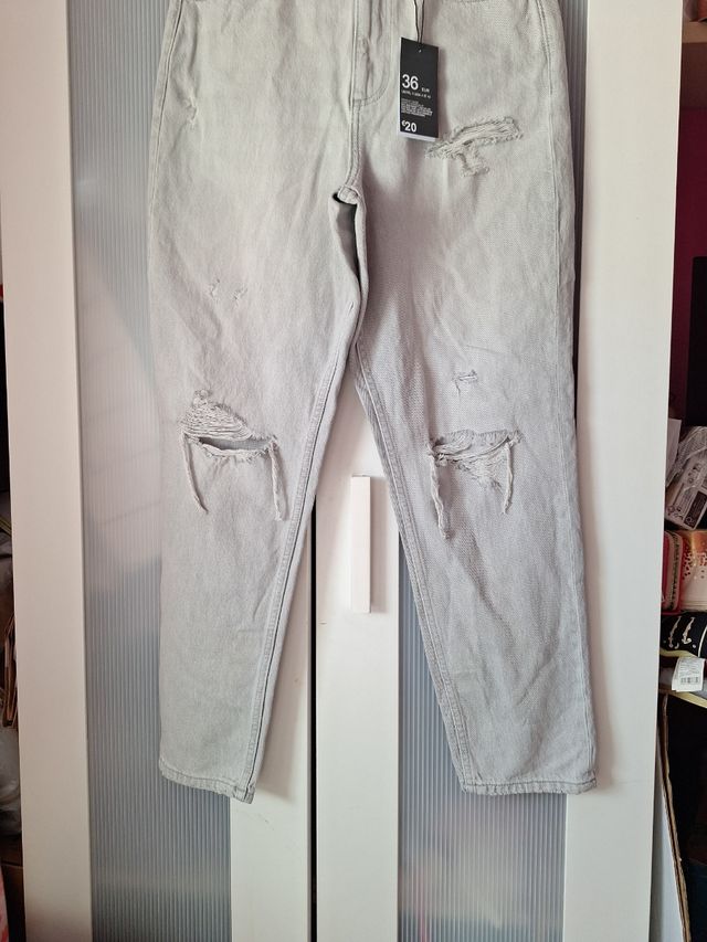 Jeans Mom grises rotos - 36