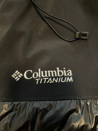 Plumífero Columbia Titanium negro