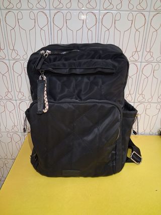 Mochila negra Paco Martínez
