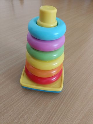 Torre de anillos de colores para bebé