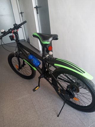 Bicicleta MTB 20" niño 6 a 8 años - ruedas gordas