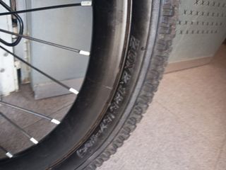 Bicicleta MTB 20" niño 6 a 8 años - ruedas gordas