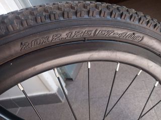 Bicicleta MTB 20" niño 6 a 8 años - ruedas gordas