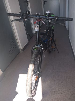 Bicicleta MTB 20" niño 6 a 8 años - ruedas gordas