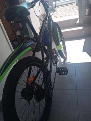 Bicicleta MTB 20" niño 6 a 8 años - ruedas gordas