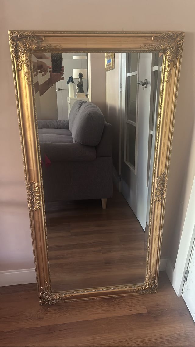 Espejo dorado clásico biselado