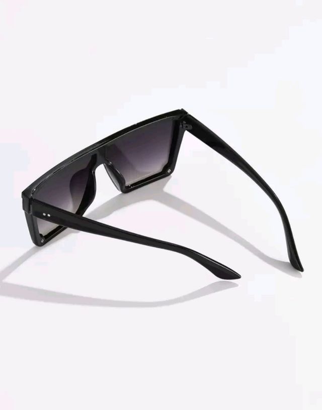 Gafas de sol modernas