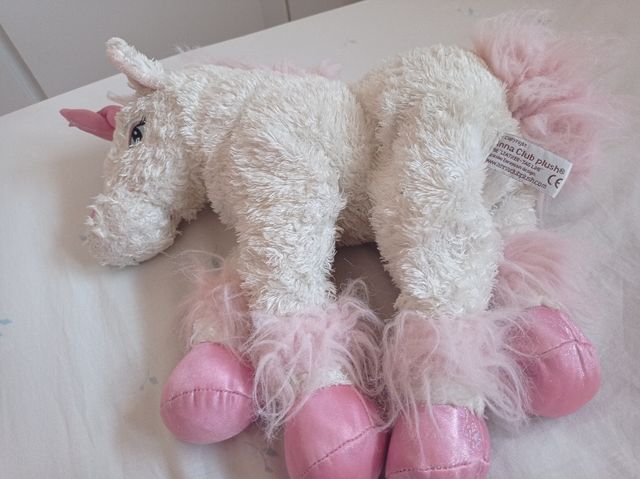 2 Peluches: Unicornio & Delfín