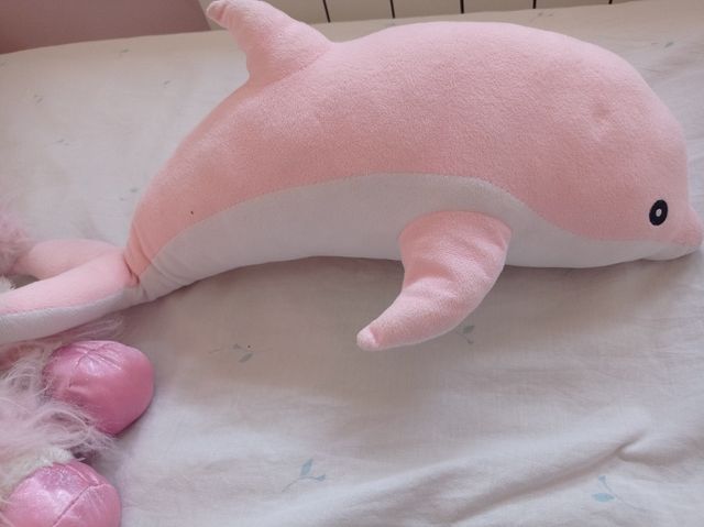 2 Peluches: Unicornio & Delfín