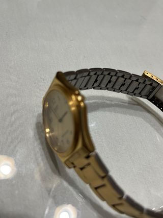 Reloj Casio dorado mujer
