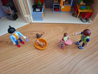 Playmobil Casa Maletín Familiar completa