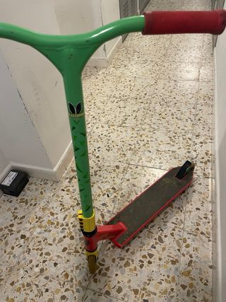 Patinete Stunt Scooter Verde-Rojo