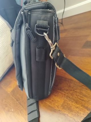 Funda portátil Belkin - Negra