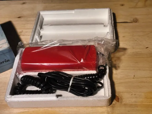 Teléfono Benjamín rojo de
Telefónica