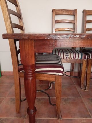 Mesa comedor madera maciza de castaño + 4 sillas